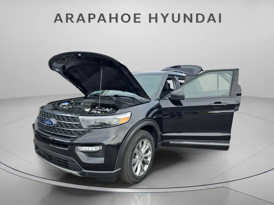 2022 Ford Explorer XLT photo 1