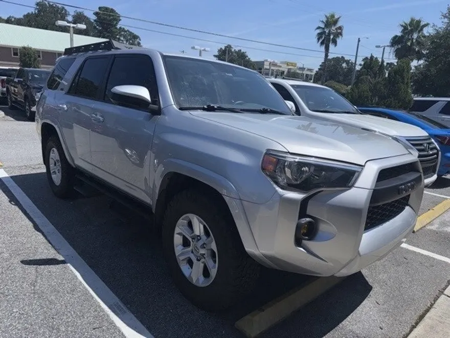 2019 Toyota 4Runner SR5 photo 1