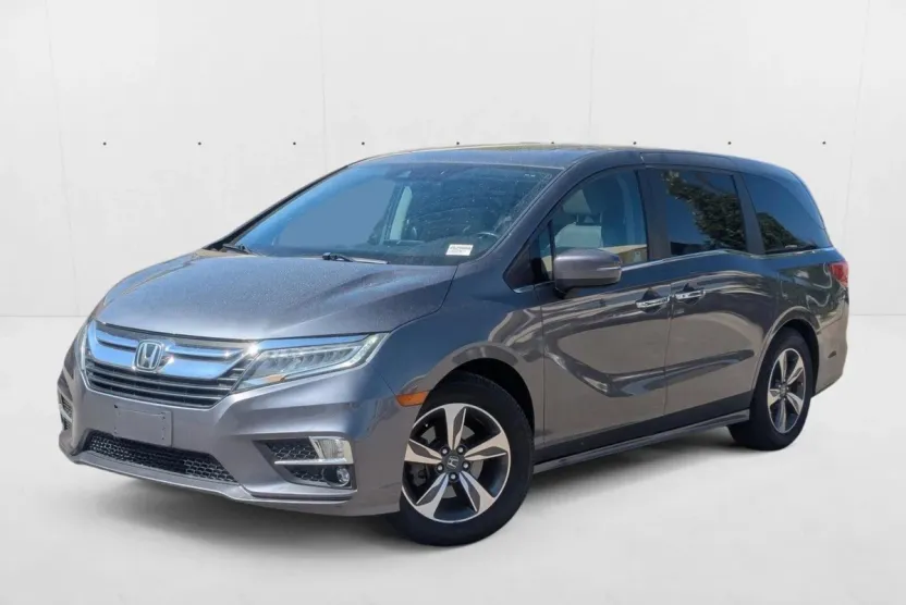 2019 Honda Odyssey Touring photo 1