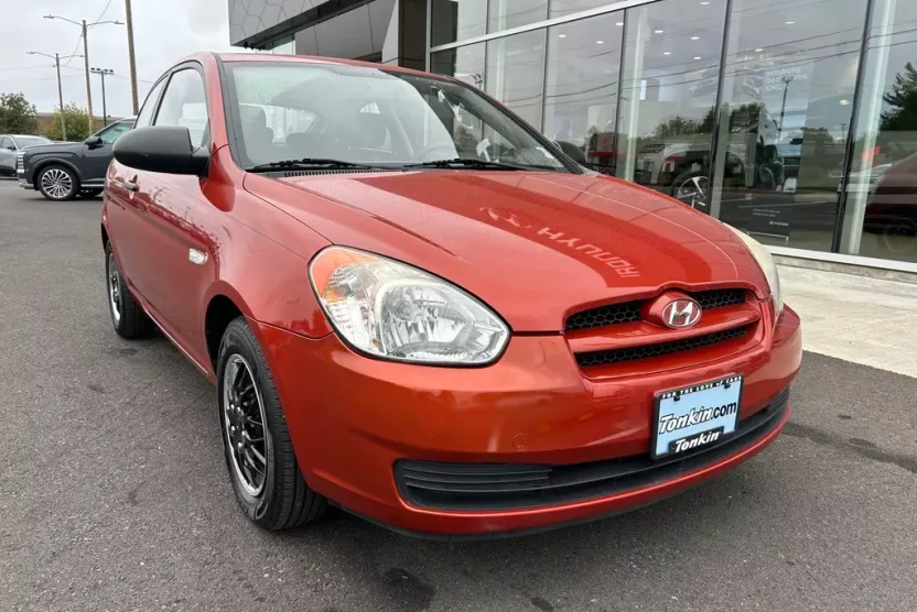 2008 Hyundai Accent GS photo 1