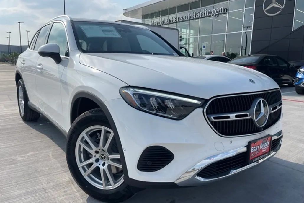 2025 Mercedes Benz GLC 300 4MATIC photo 1