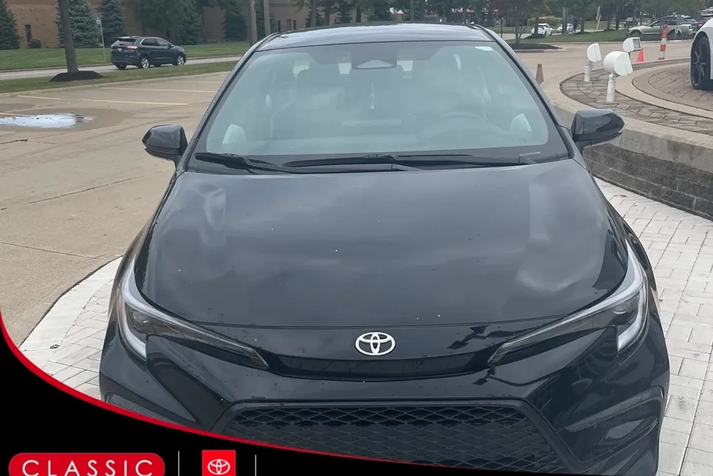 2024 Toyota Corolla SE photo 1