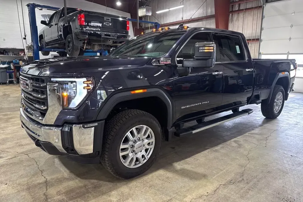 2024 Gmc Sierra HD SLT photo 1