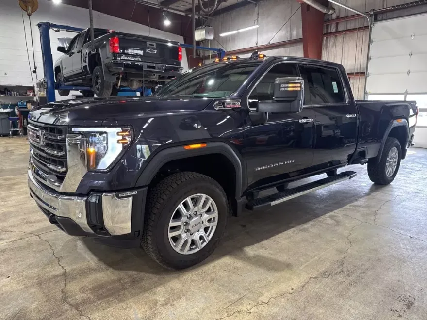 2024 Gmc Sierra HD SLT photo 1