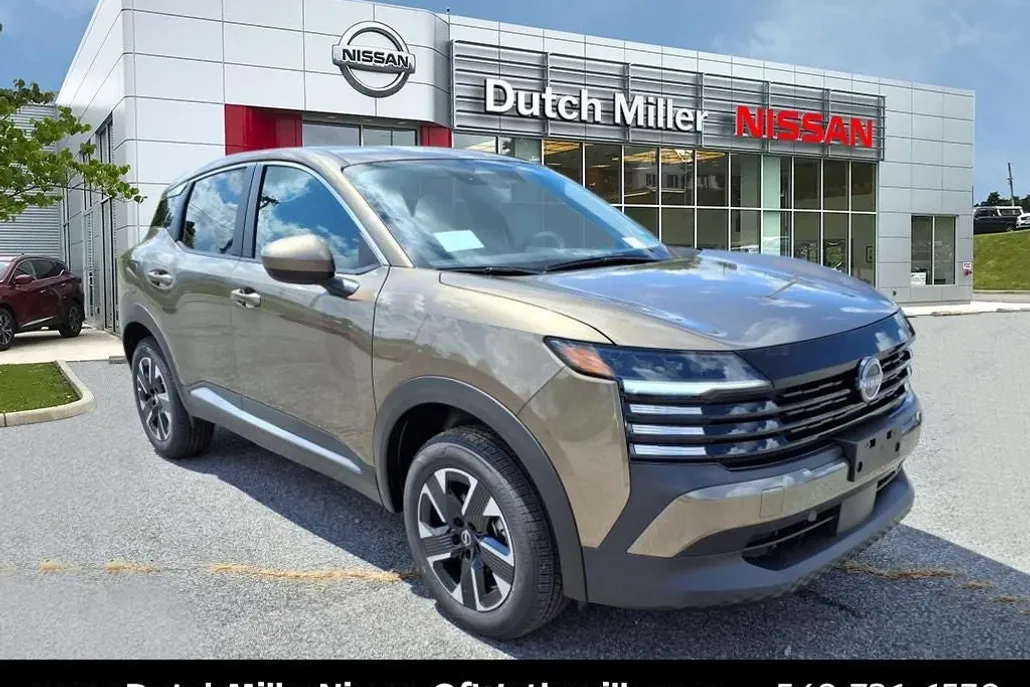 2025 Nissan Kicks SV photo 1