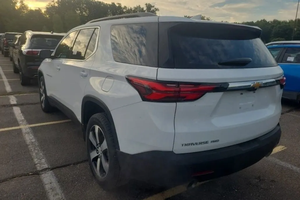 2023 Chevrolet Traverse Leather photo 1