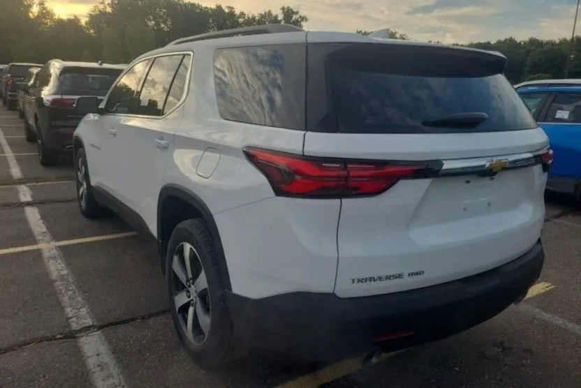 2023 Chevrolet Traverse Leather photo 1