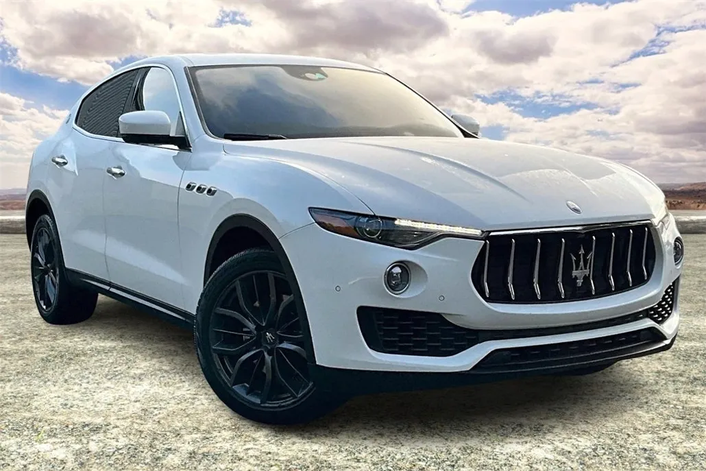 2018 Maserati Levante Base photo 1