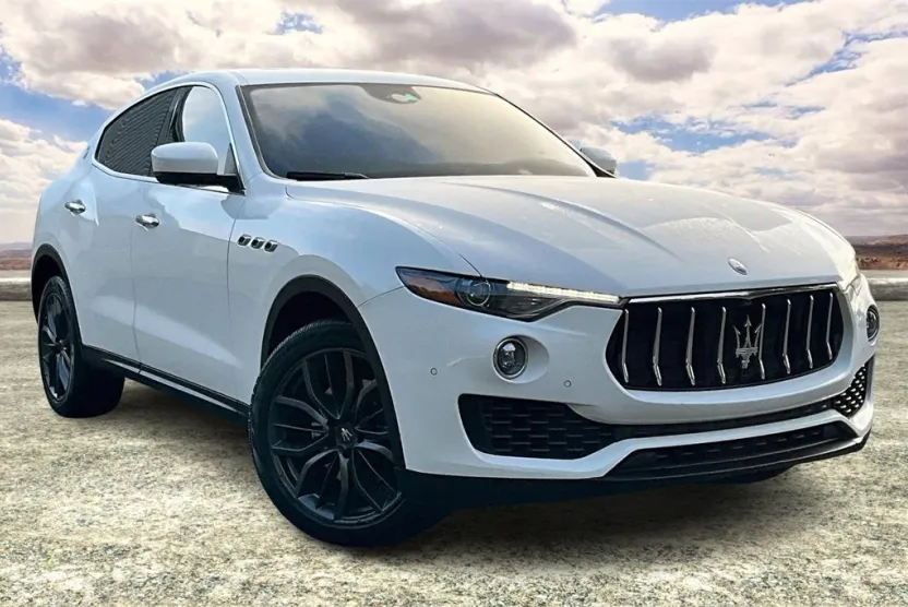 2018 Maserati Levante Base photo 1