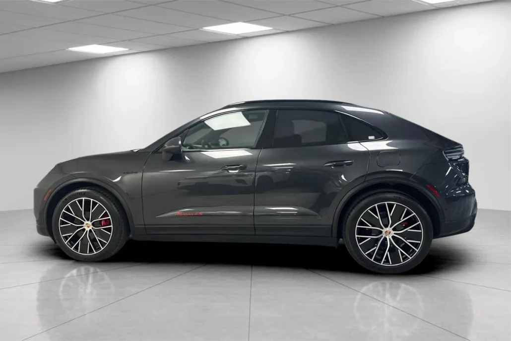 2025 Porsche Macan Electric photo 1