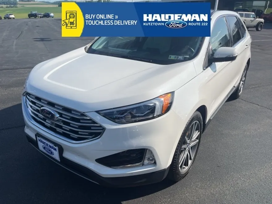 2022 Ford Edge Titanium photo 1