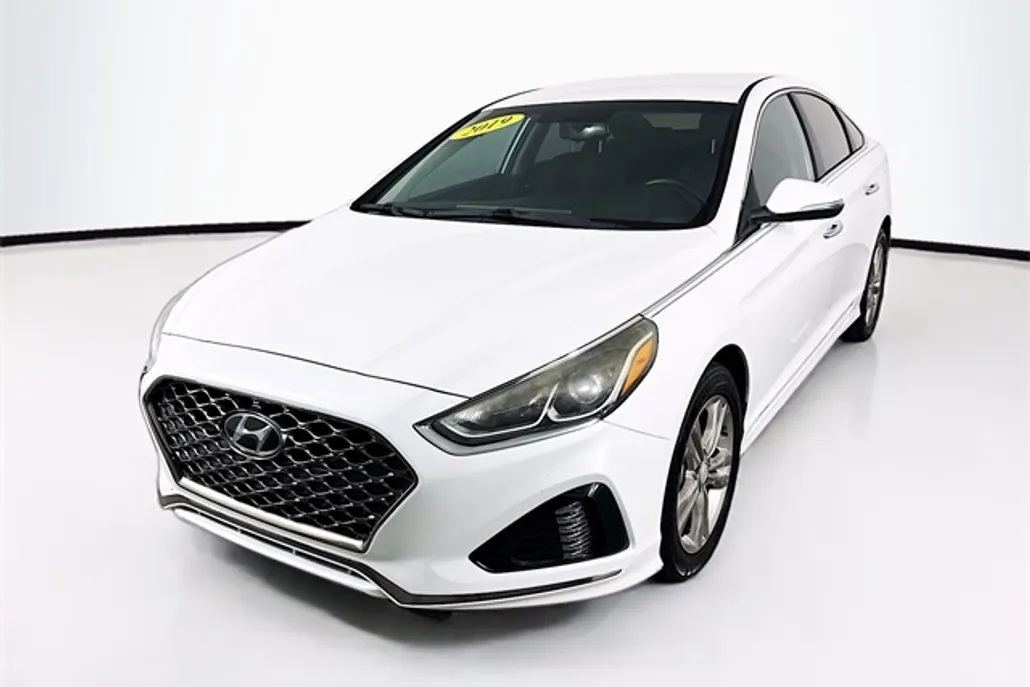 2019 Hyundai Sonata SEL photo 1