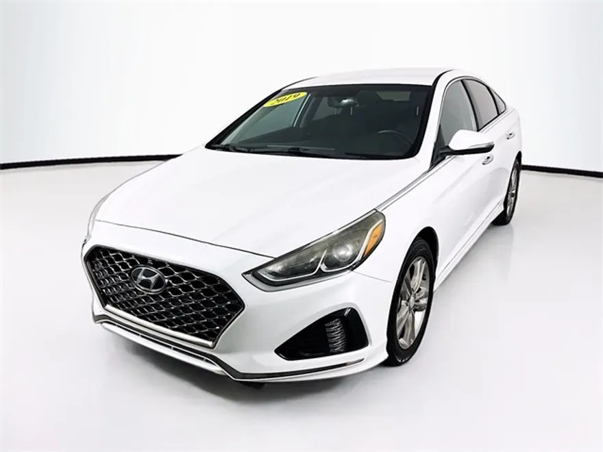 2019 Hyundai Sonata SEL photo 1