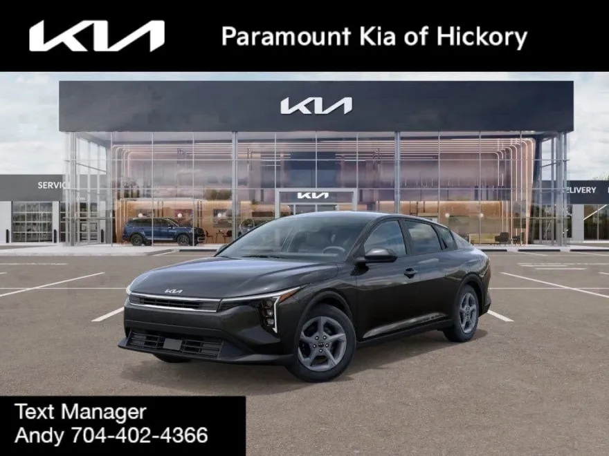 2025 Kia K4 LXS photo 1