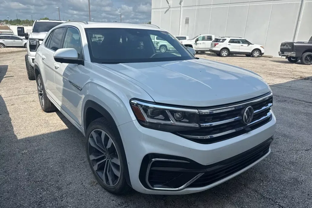 2023 Volkswagen Atlas Cross Sport V6 SEL Premium R-Line photo 1