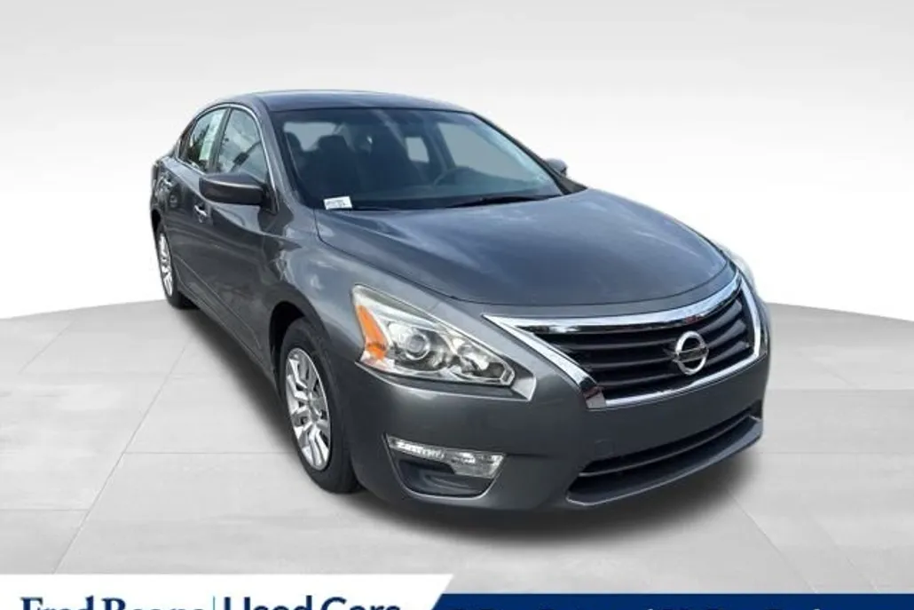 2015 Nissan Altima 2.5 S photo 1