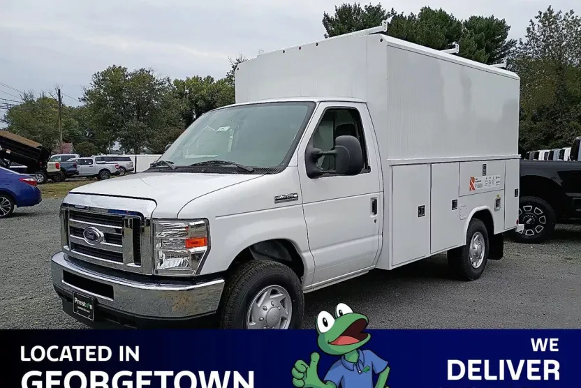 2025 Ford E-350 photo 1