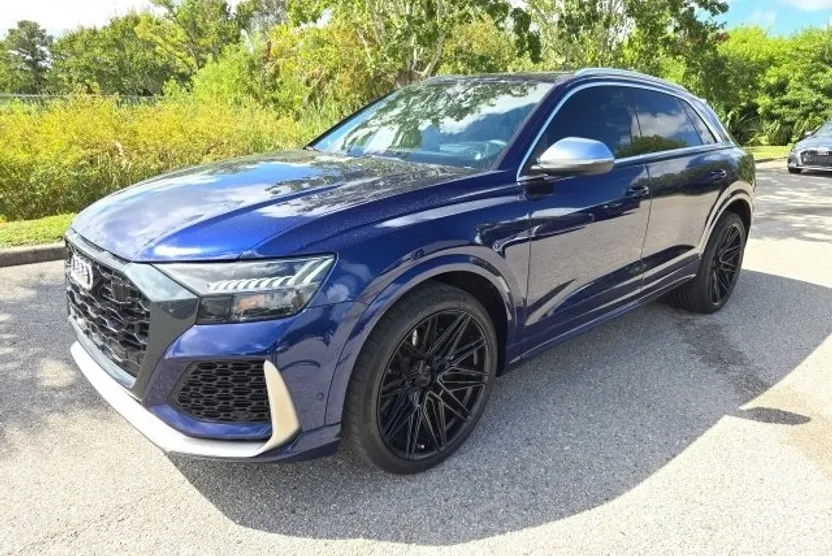 2021 Audi RS Q8 photo 1