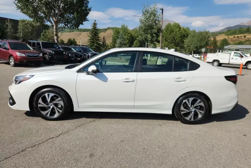 2025 Subaru Legacy Premium photo 1