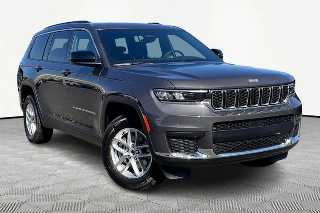 2025 Jeep Grand Cherokee Laredo X photo 1