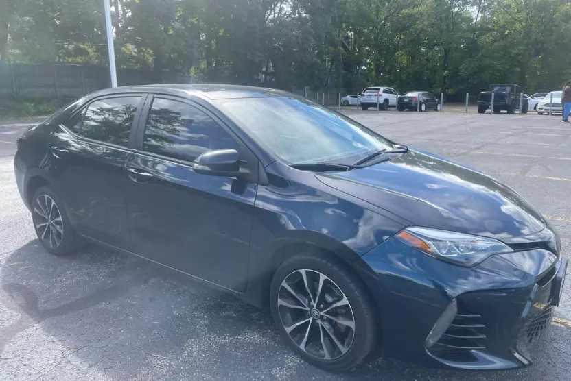 2018 Toyota Corolla SE photo 1