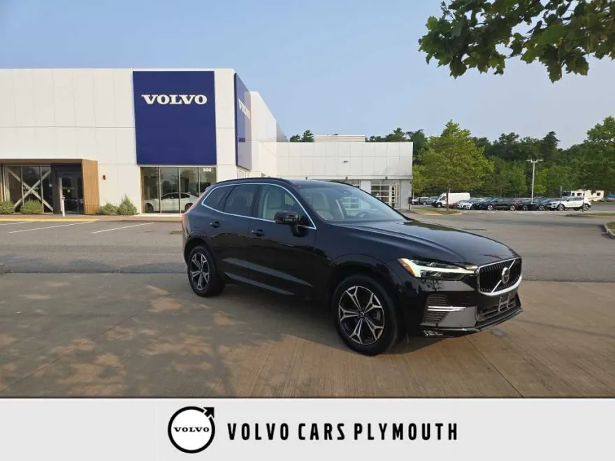 2022 Volvo XC60 B5 Momentum photo 1