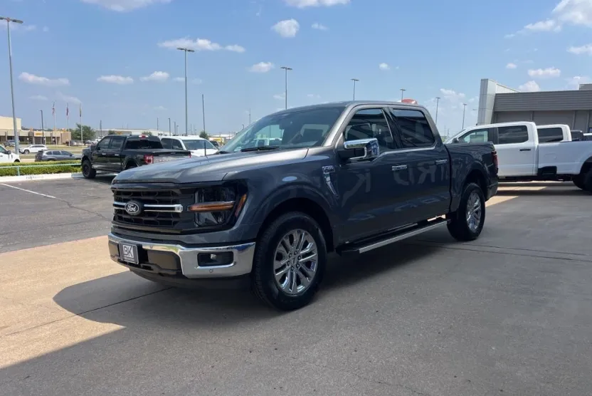 2025 Ford F-150 XLT photo 1