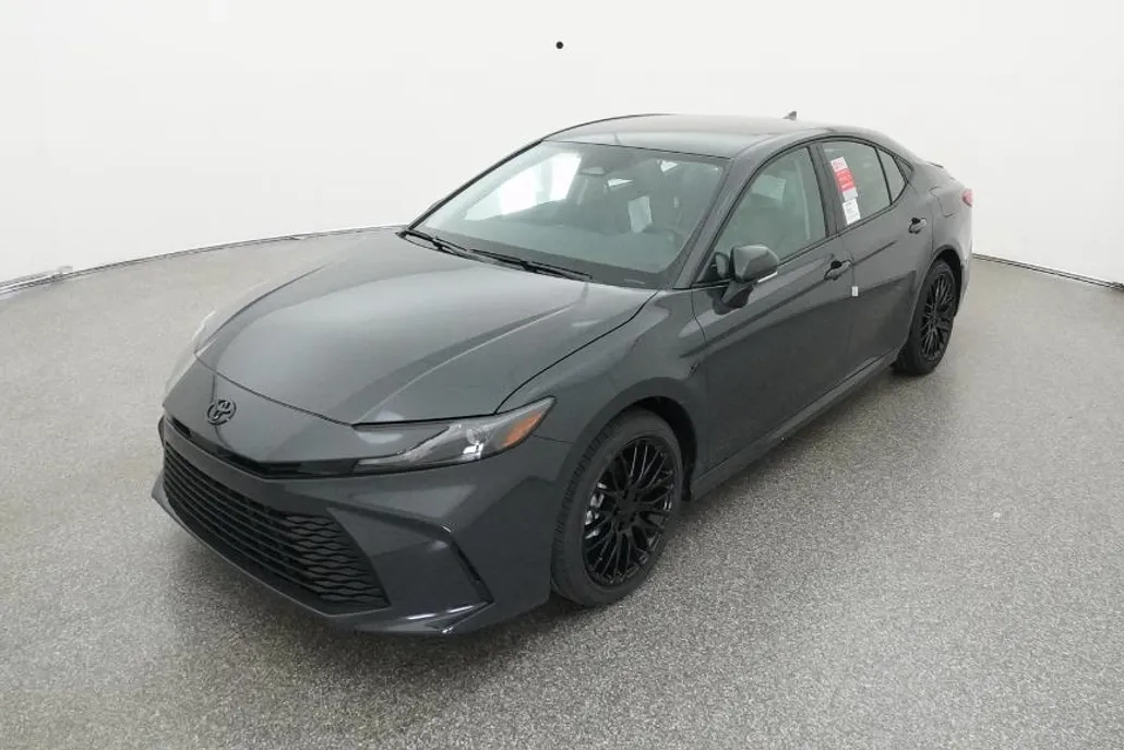 2025 Toyota Camry LE photo 1