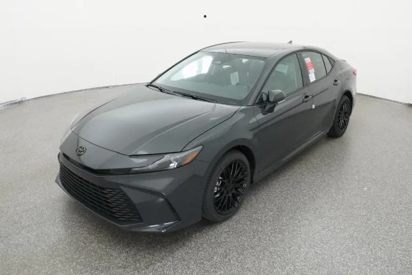 2025 Toyota Camry LE photo 1