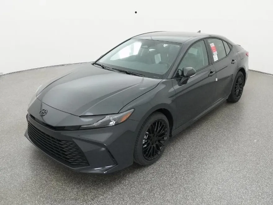 2025 Toyota Camry LE photo 1