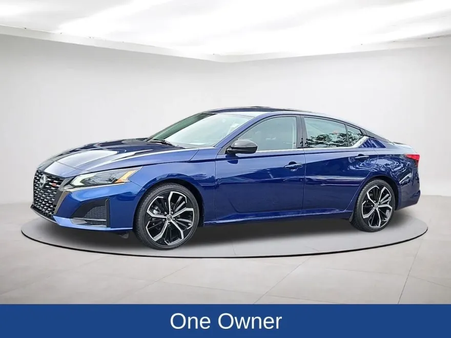 2024 Nissan Altima 2.5 SR photo 1