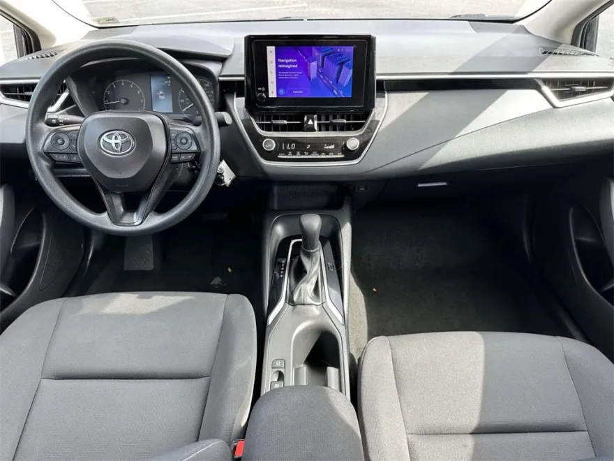2024 Toyota Corolla LE photo 1