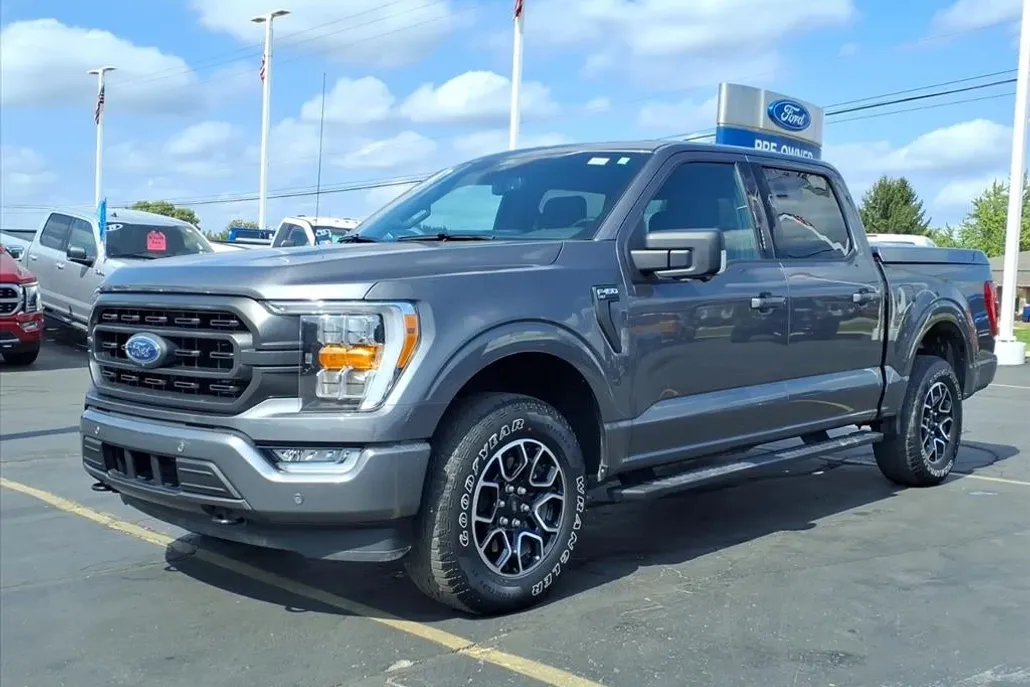 2021 Ford F-150 XLT photo 1