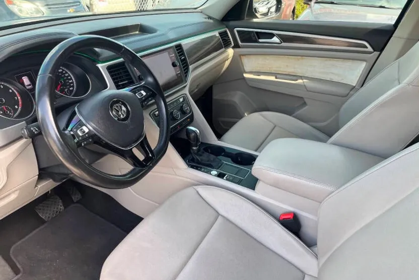 2019 Volkswagen Atlas V6 SE photo 1