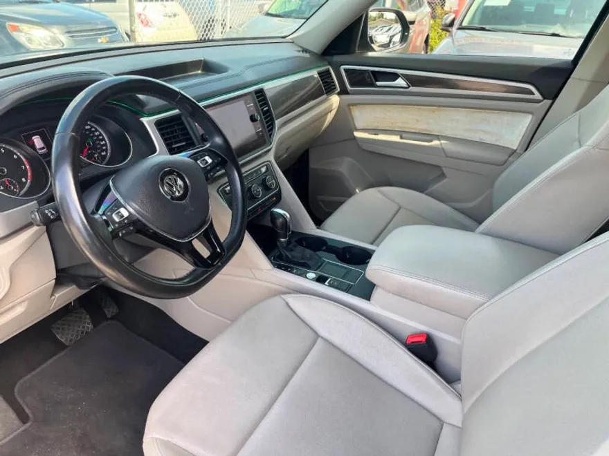 2019 Volkswagen Atlas V6 SE photo 1