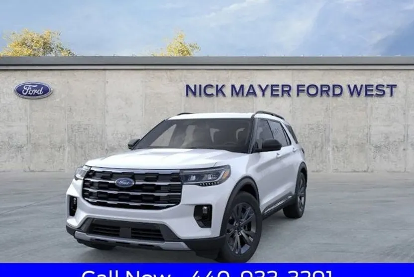 2025 Ford Explorer photo 1