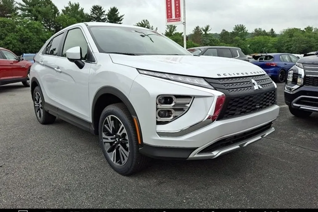 2025 Mitsubishi Eclipse Cross SE photo 1