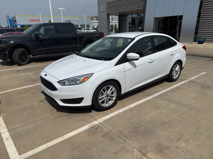 2018 Ford Focus SE photo 1