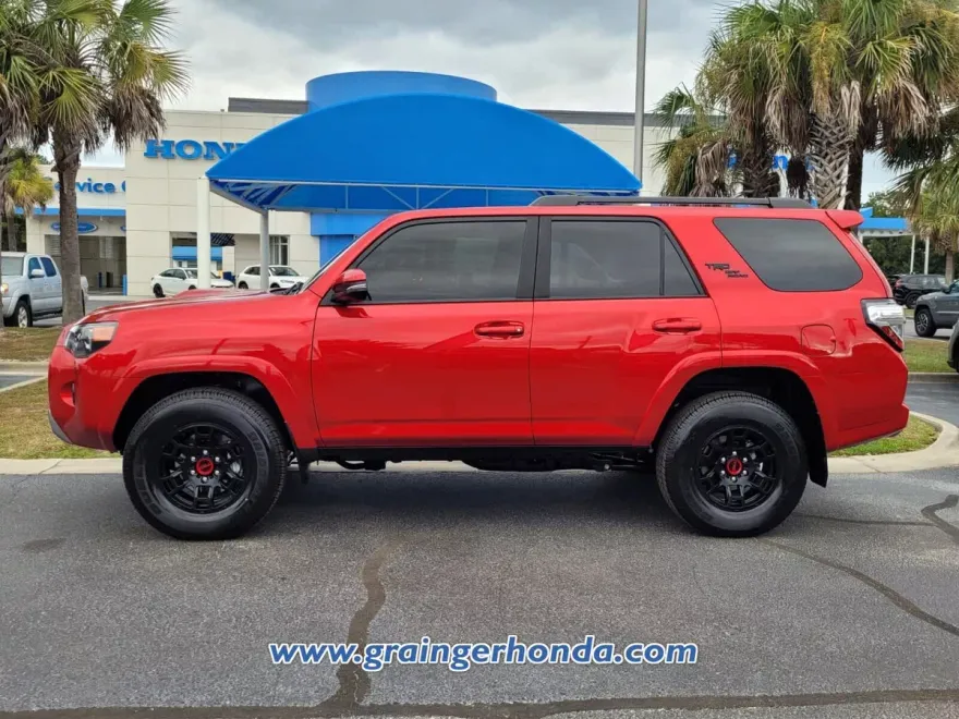 2023 Toyota 4Runner TRD photo 1