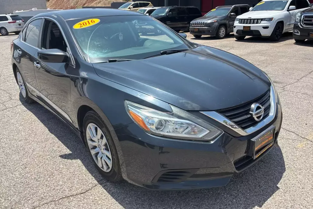 2016 Nissan Altima 2.5 S photo 1