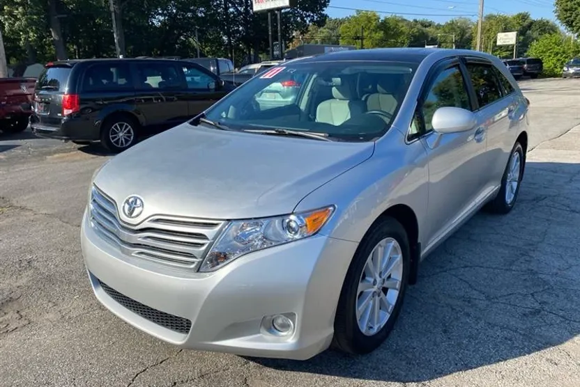 2011 Toyota Venza photo 1