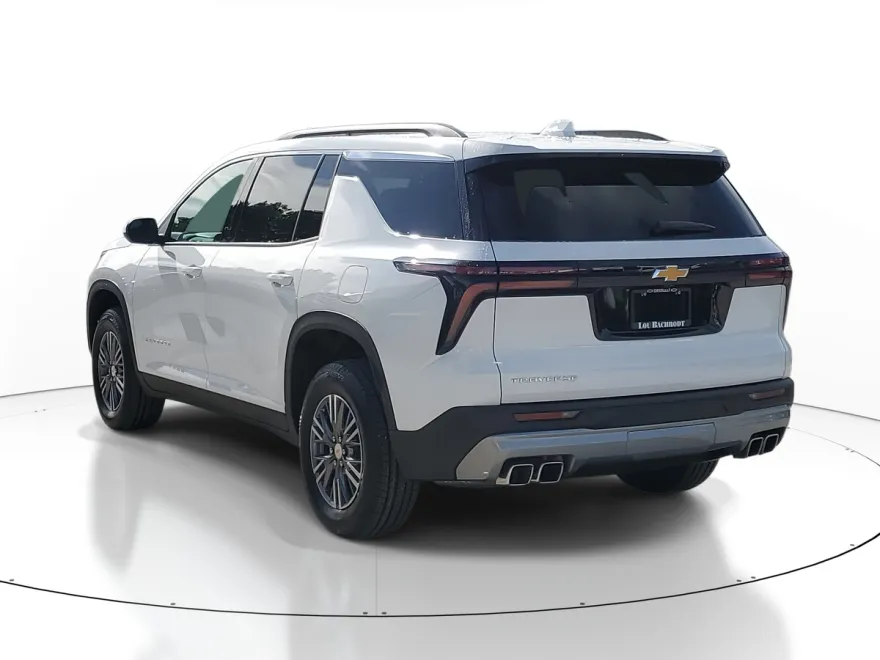 2025 Chevrolet Traverse photo 1