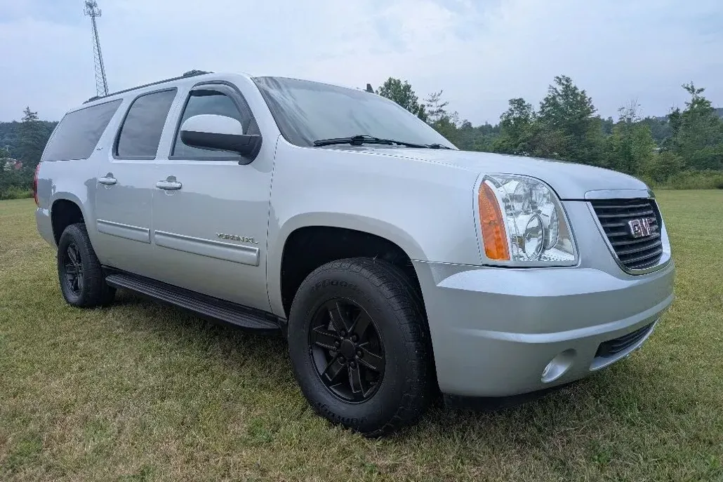 2013 Gmc Yukon XL SLT photo 1