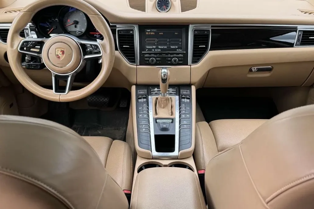2015 Porsche Macan S photo 1