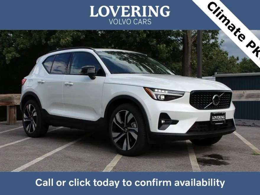 2025 Volvo XC40 Plus photo 1