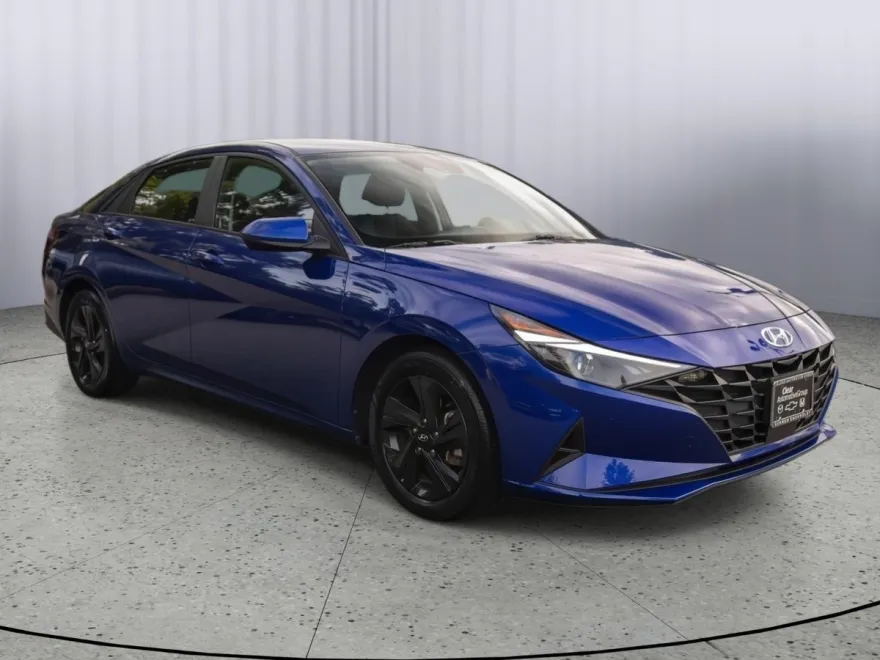 2021 Hyundai Elantra SEL photo 1