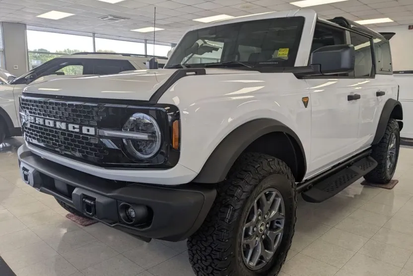 2025 Ford Bronco Badlands photo 1