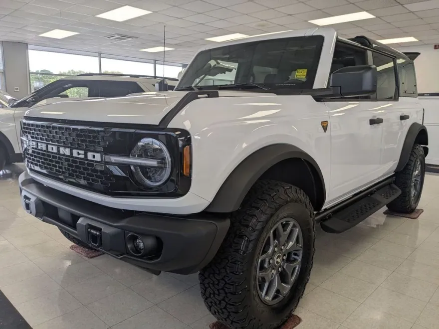 2025 Ford Bronco Badlands photo 1