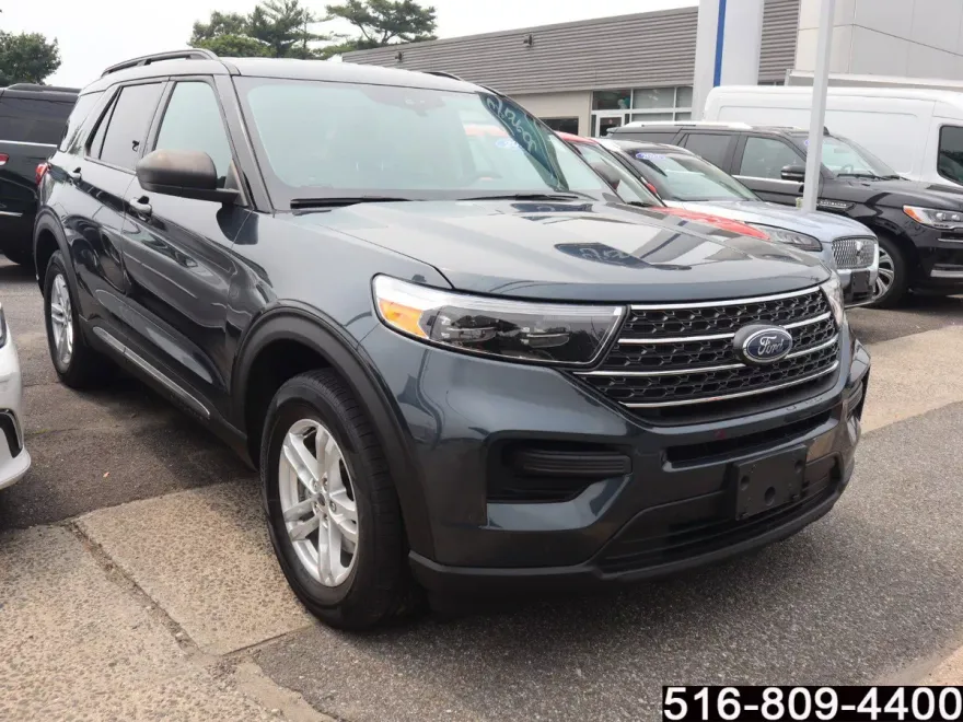 2022 Ford Explorer XLT photo 1