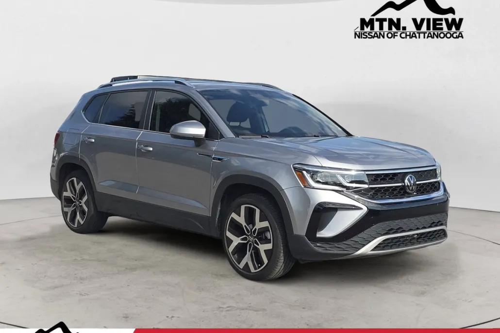 2023 Volkswagen Taos SEL photo 1